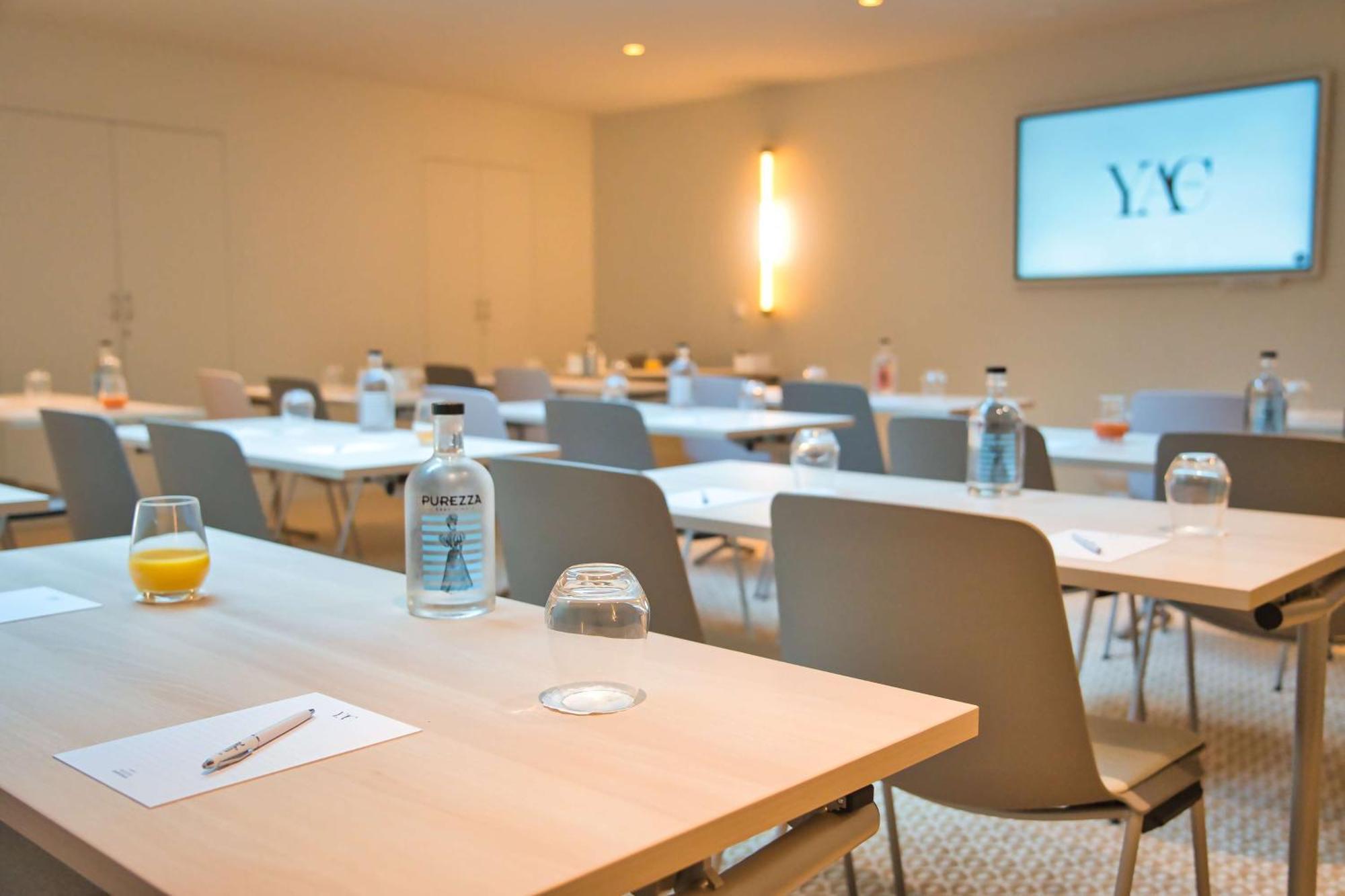 Hotel Yac Paris Clichy, A Member Of Radisson Individuals ภายนอก รูปภาพ