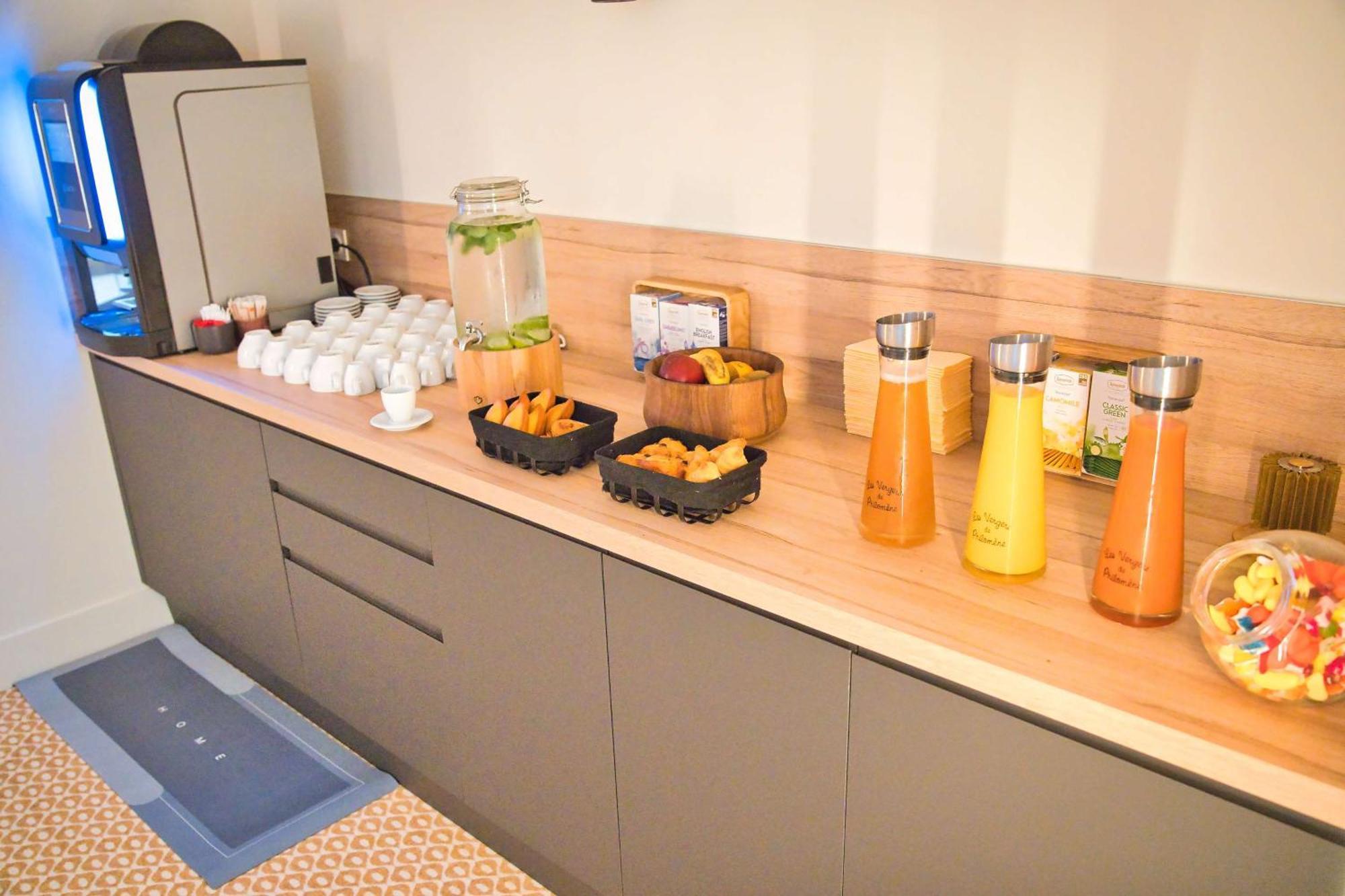 Hotel Yac Paris Clichy, A Member Of Radisson Individuals ภายนอก รูปภาพ